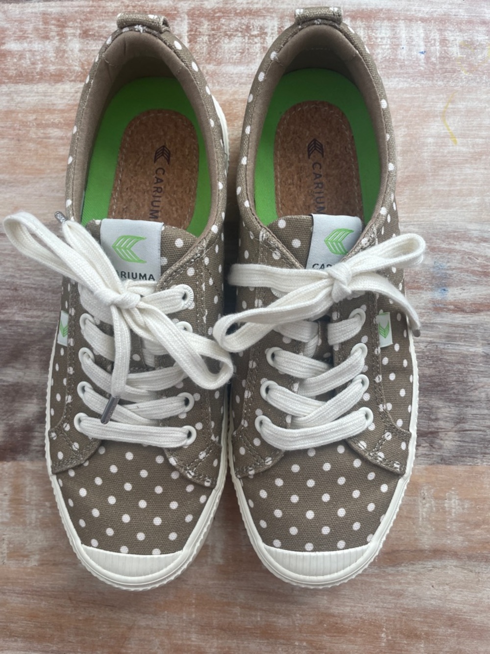 Cariuma OCA Low Sneakers